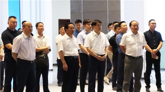 長沙市委常委、市委組織部部長張宏益一行調(diào)研國家網(wǎng)絡(luò)安全產(chǎn)業(yè)園區(qū)（長沙），并參觀我司布展的園區(qū)展示推廣中心項(xiàng)目
